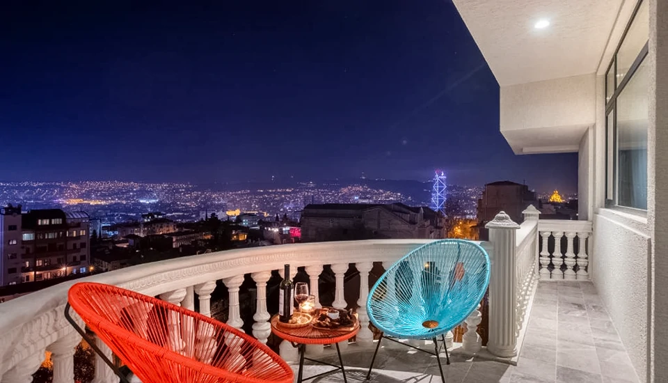 هتل ورا هایلز وتیک تفلیس